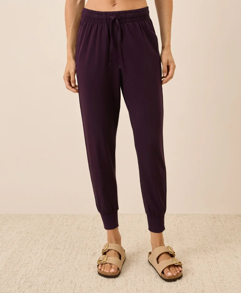 clearance luxe essential jogger