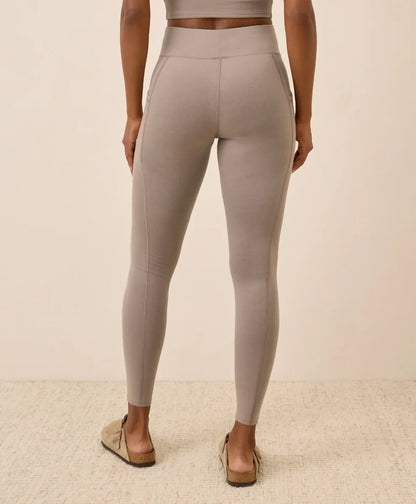 clearance on the go-to pocket legging