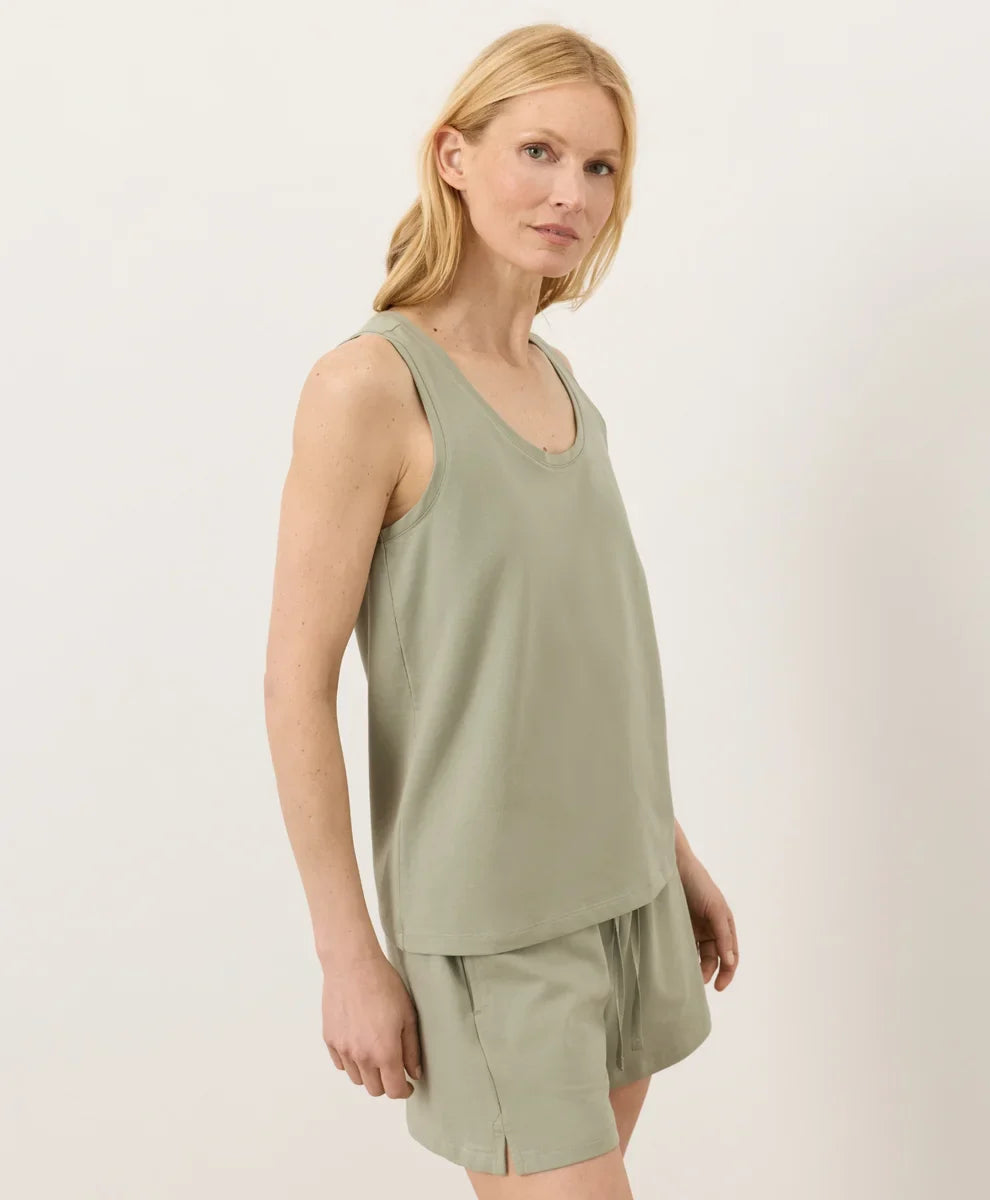 clearance luxe essential scoop neck tank